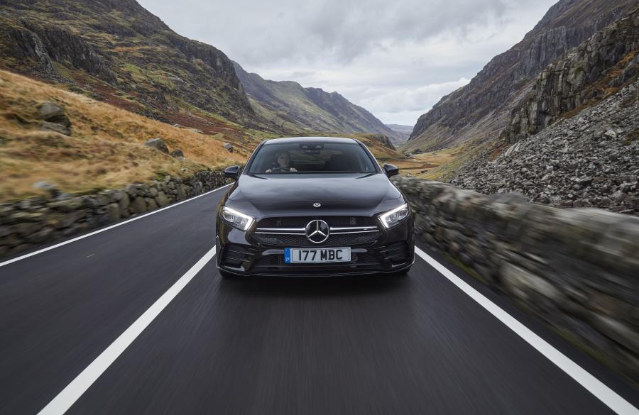  Mercedes-AMG A35 4Matic Sedan (V177) 2019 года  (UK) (фото 21 из 74)